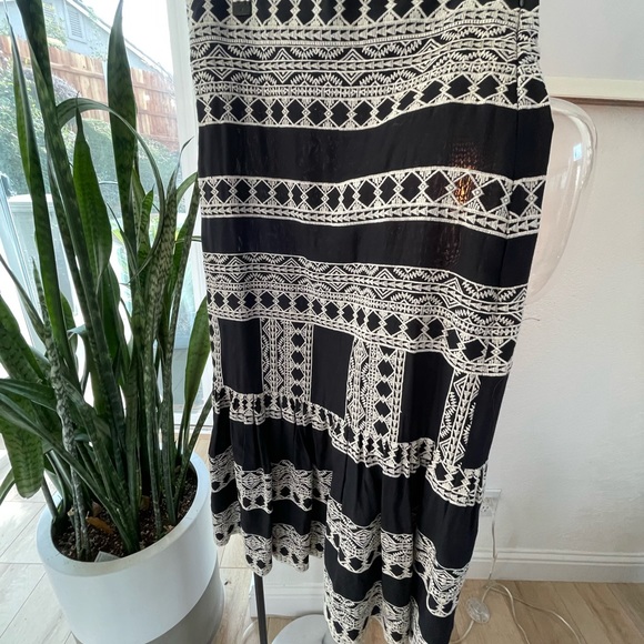 Zara cotton blend lined skirt with white detail zipper closure. Ankle length. - Picture 2 of 4